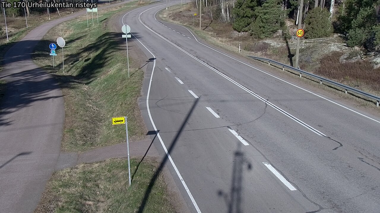 Weather Camera Image Väg 170 Vederlax Idrottsplatsen korsnin, Virolahti, Kymenlaakso