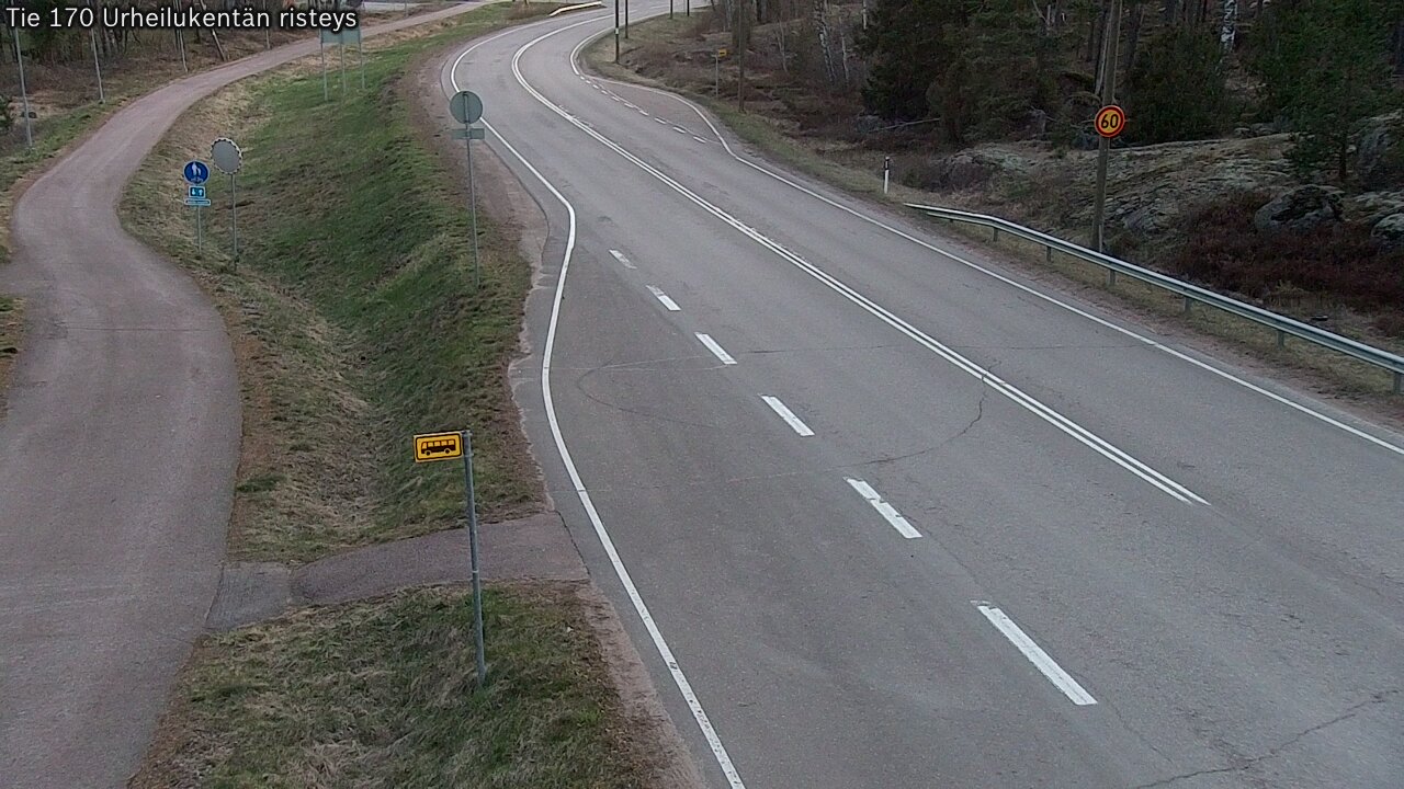 Weather Camera Image Väg 170 Vederlax Idrottsplatsen korsnin, Virolahti, Kymenlaakso