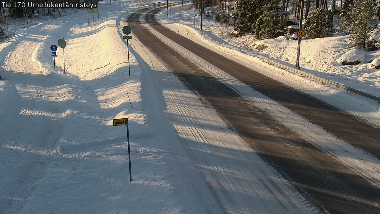 Weather Camera Image Väg 170 Vederlax Idrottsplatsen korsnin, Virolahti, Kymenlaakso