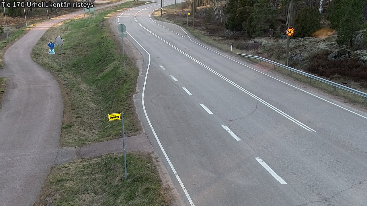 Weather Camera Image Väg 170 Vederlax Idrottsplatsen korsnin, Virolahti, Kymenlaakso