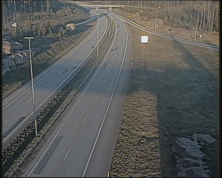 Weather Camera Image Road 7 Pyhtää-Kotka Heinlahden silta, Kotka, Kymenlaakso
