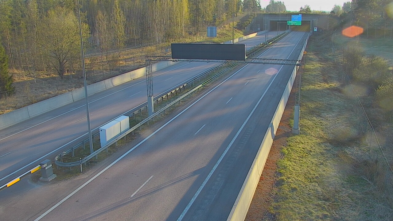 Weather Camera Image Väg 7 Fredrikshamn, Husula, bom väst, Hamina, Kymenlaakso