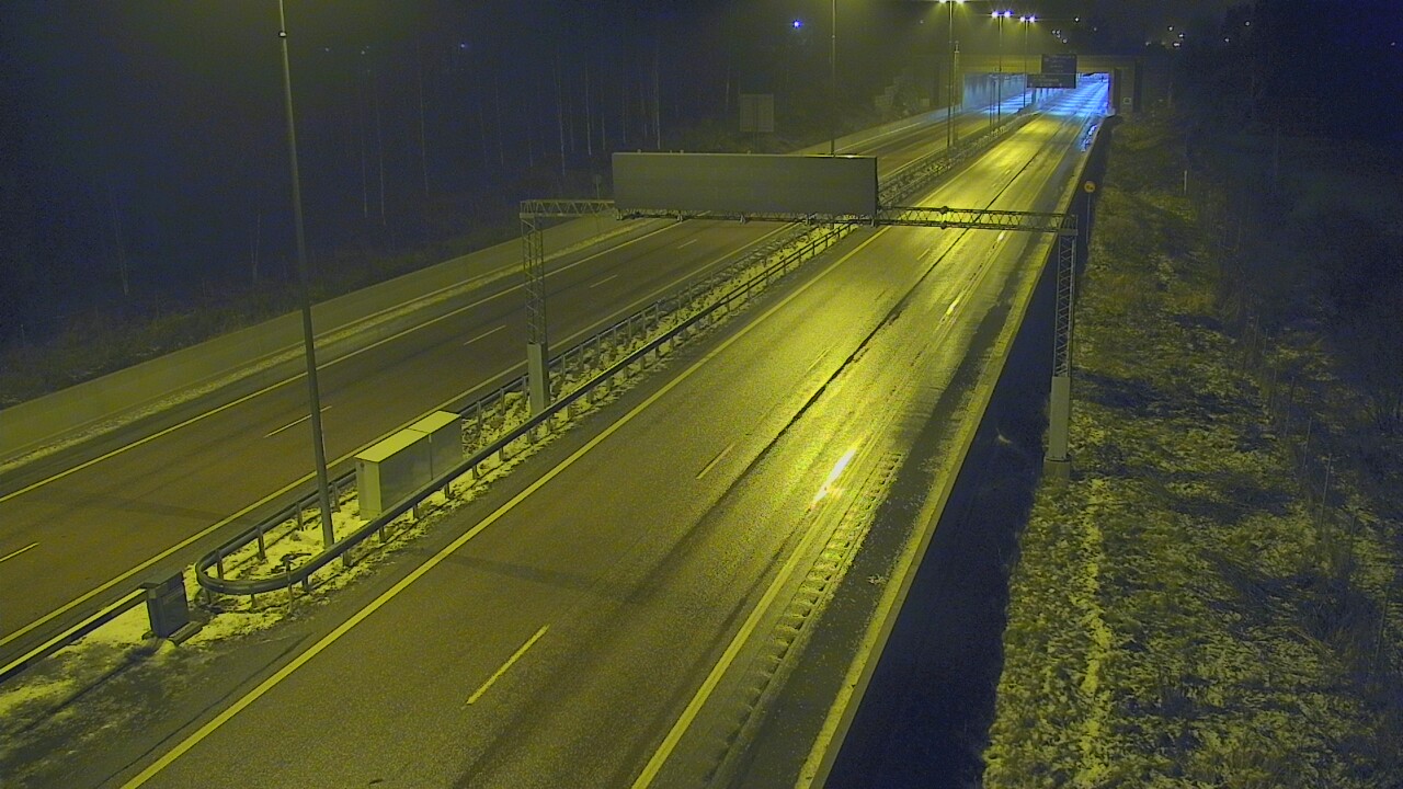 Weather Camera Image Väg 7 Fredrikshamn, Husula, bom väst, Hamina, Kymenlaakso