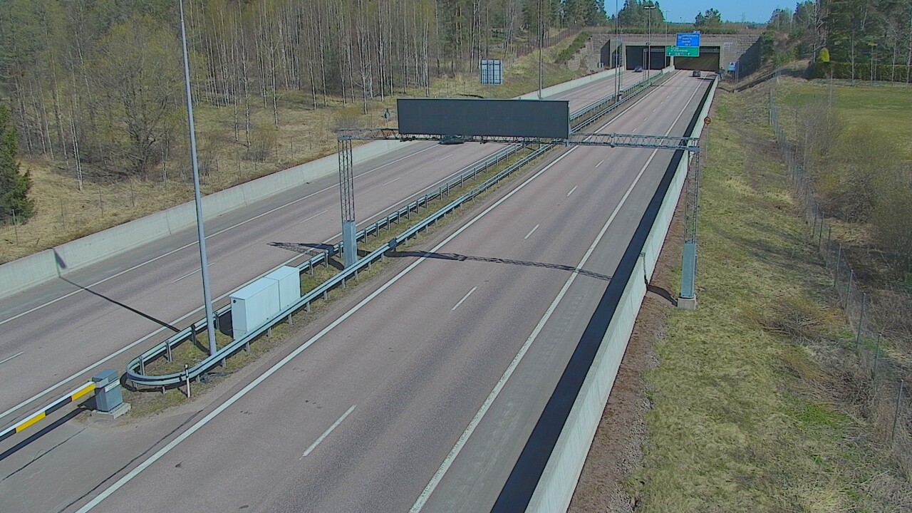 Weather Camera Image Väg 7 Fredrikshamn, Husula, bom väst, Hamina, Kymenlaakso