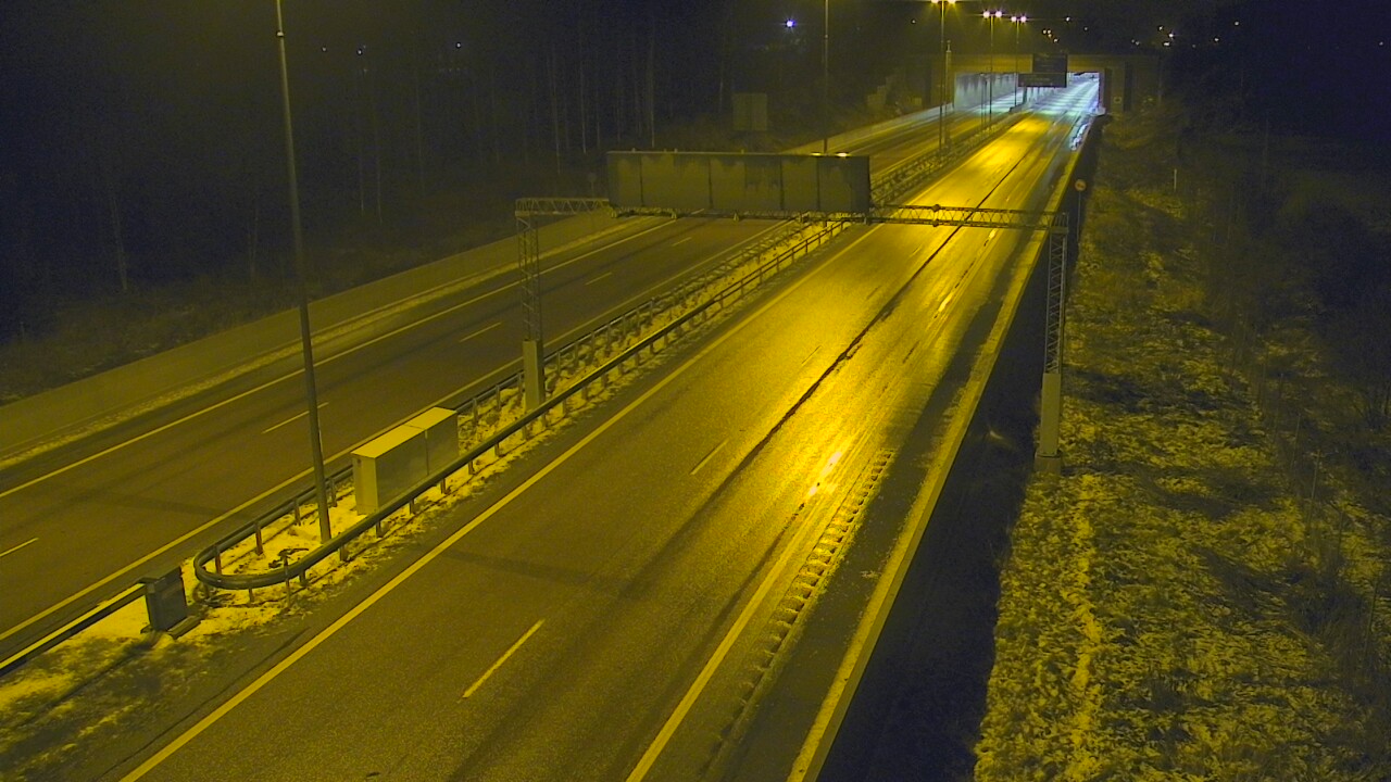 Weather Camera Image Väg 7 Fredrikshamn, Husula, bom väst, Hamina, Kymenlaakso