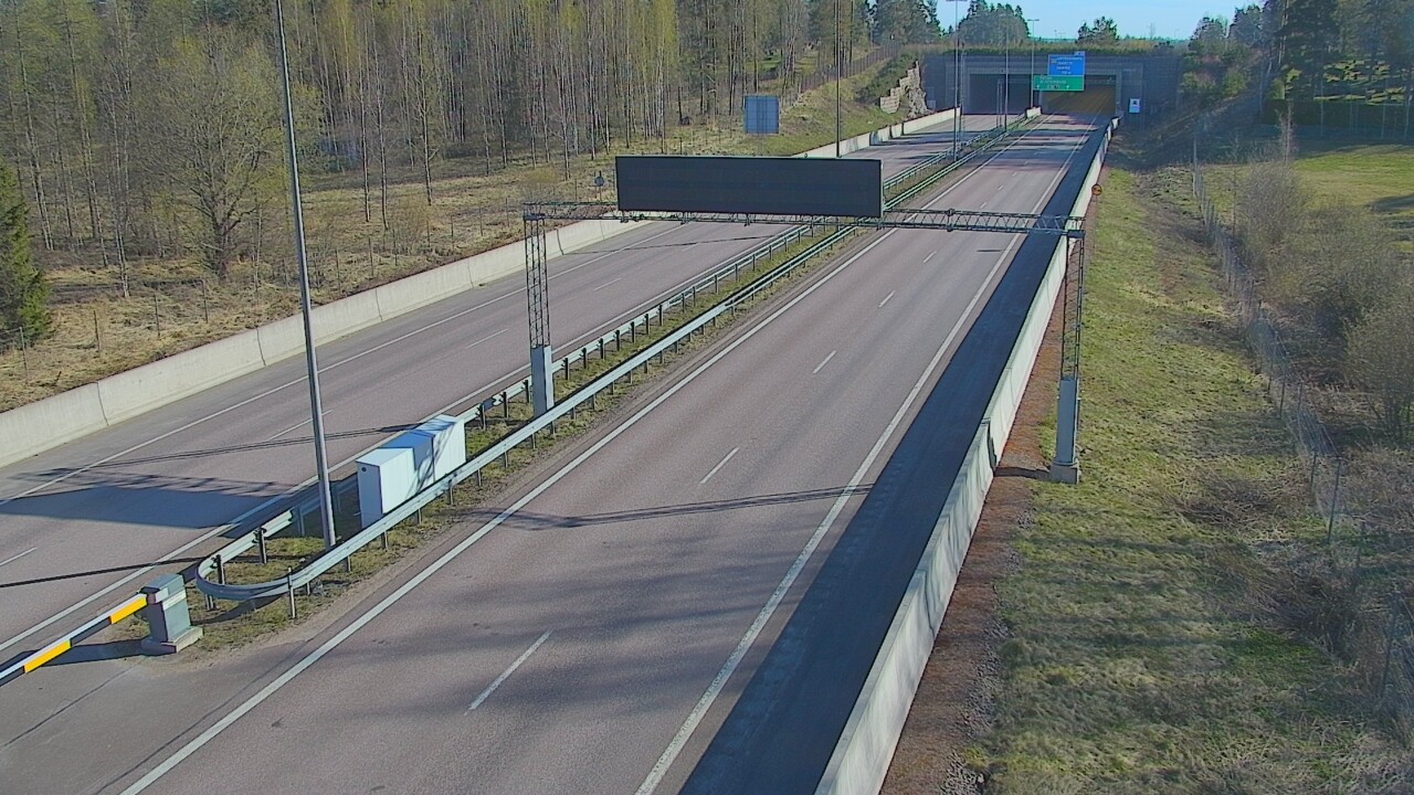 Weather Camera Image Väg 7 Fredrikshamn, Husula, bom väst, Hamina, Kymenlaakso