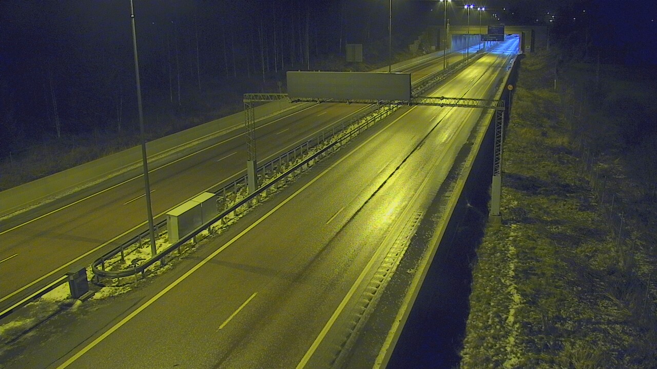 Weather Camera Image Väg 7 Fredrikshamn, Husula, bom väst, Hamina, Kymenlaakso