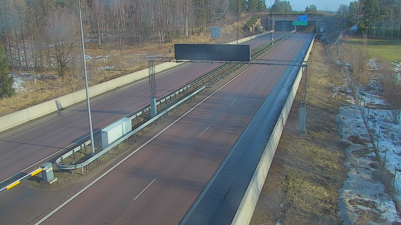 Weather Camera Image Väg 7 Fredrikshamn, Husula, bom väst, Hamina, Kymenlaakso