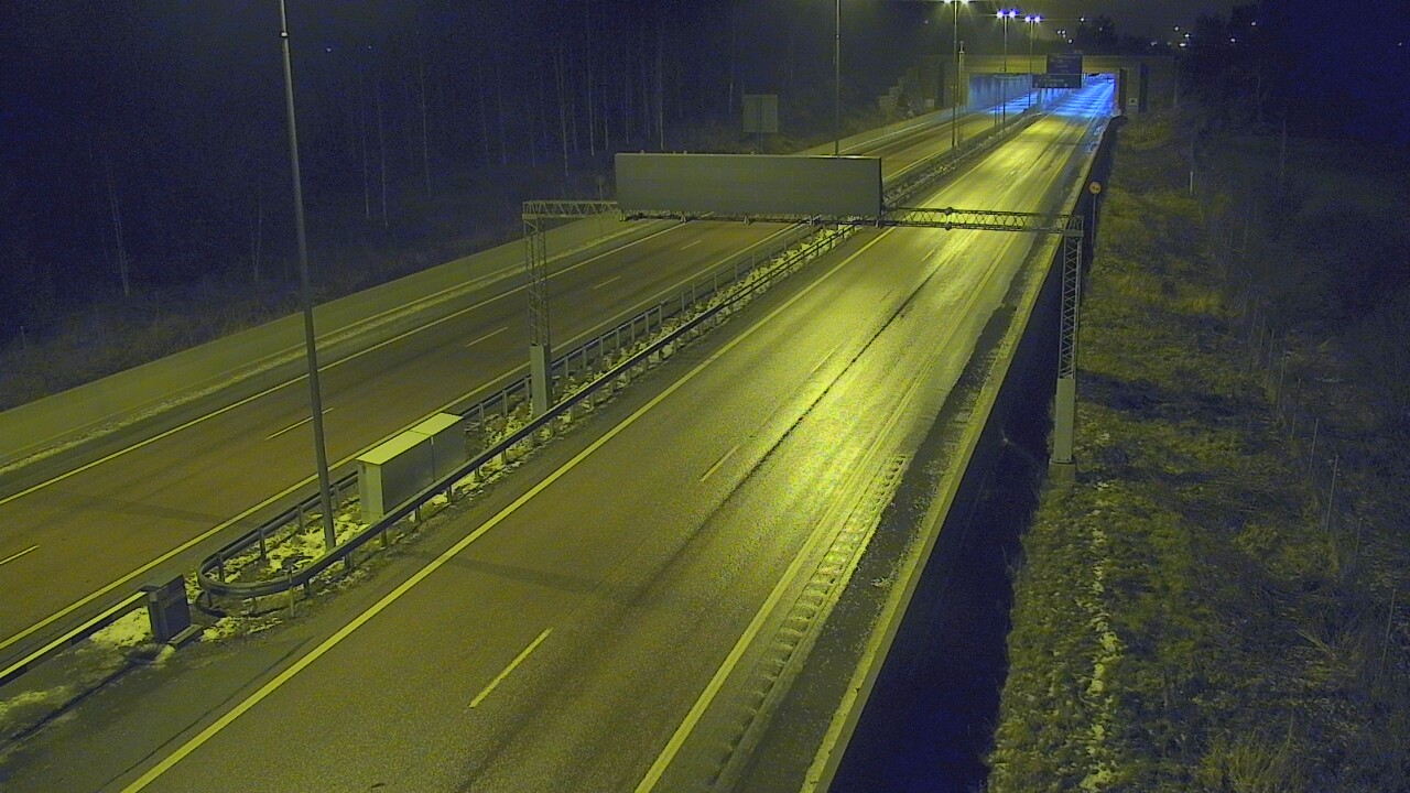 Weather Camera Image Väg 7 Fredrikshamn, Husula, bom väst, Hamina, Kymenlaakso