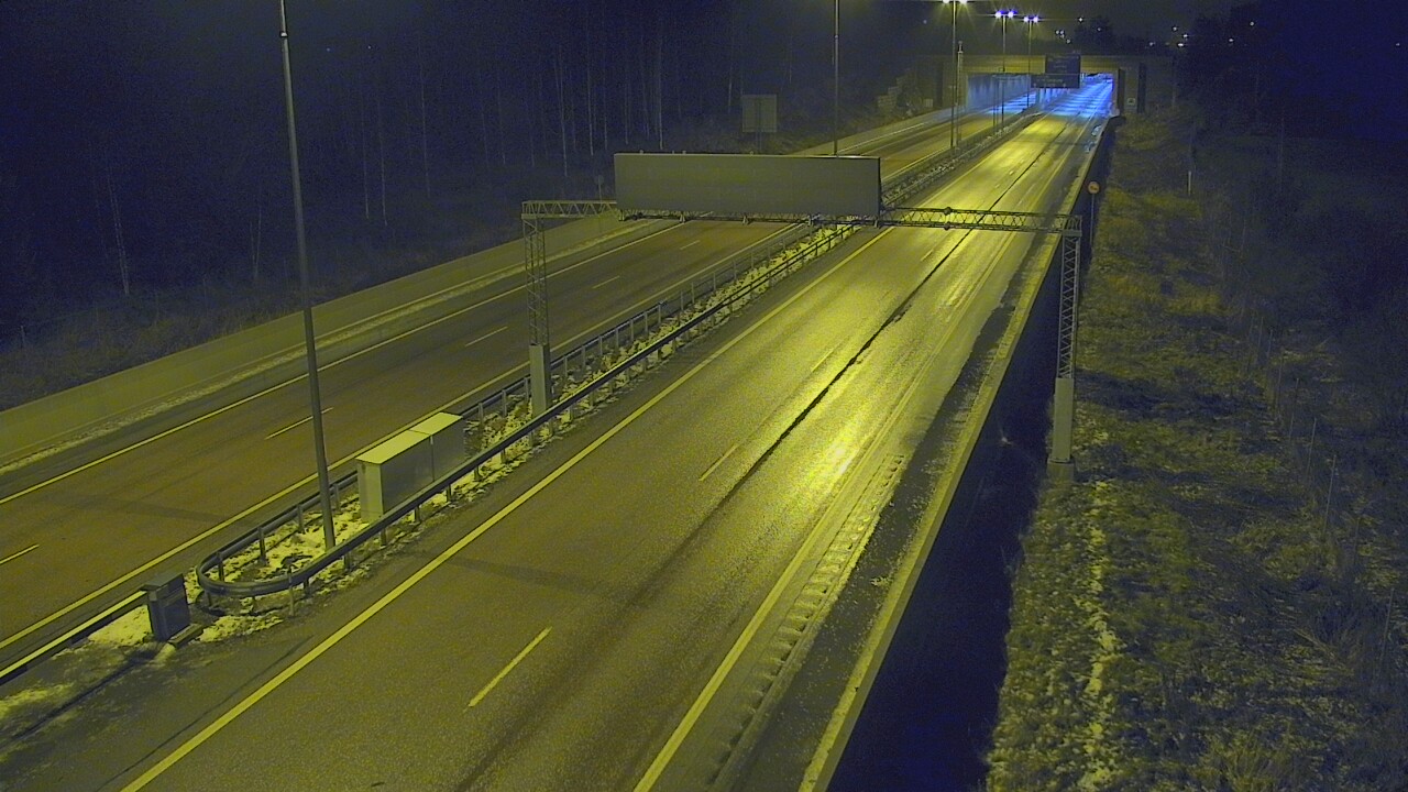 Weather Camera Image Väg 7 Fredrikshamn, Husula, bom väst, Hamina, Kymenlaakso