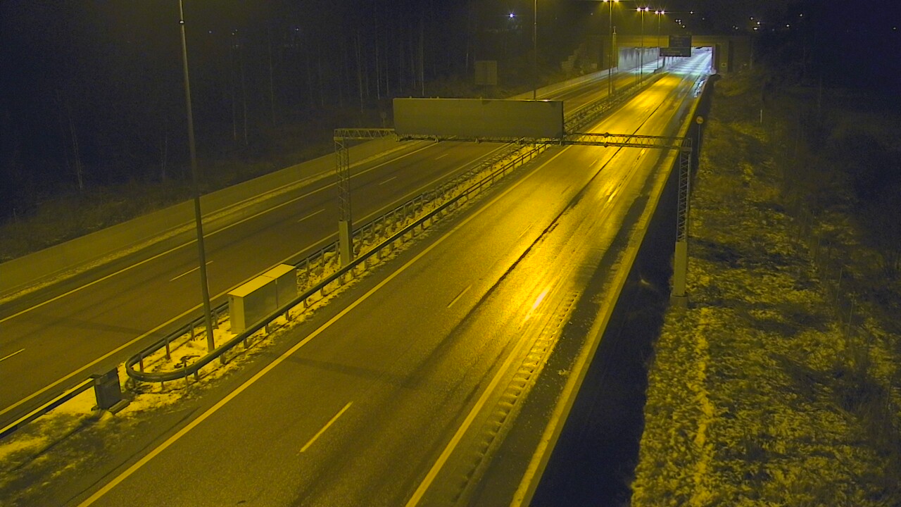 Weather Camera Image Väg 7 Fredrikshamn, Husula, bom väst, Hamina, Kymenlaakso