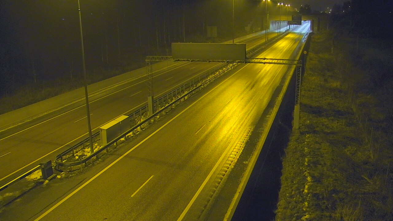 Weather Camera Image Väg 7 Fredrikshamn, Husula, bom väst, Hamina, Kymenlaakso