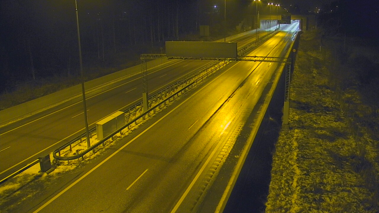 Weather Camera Image Väg 7 Fredrikshamn, Husula, bom väst, Hamina, Kymenlaakso