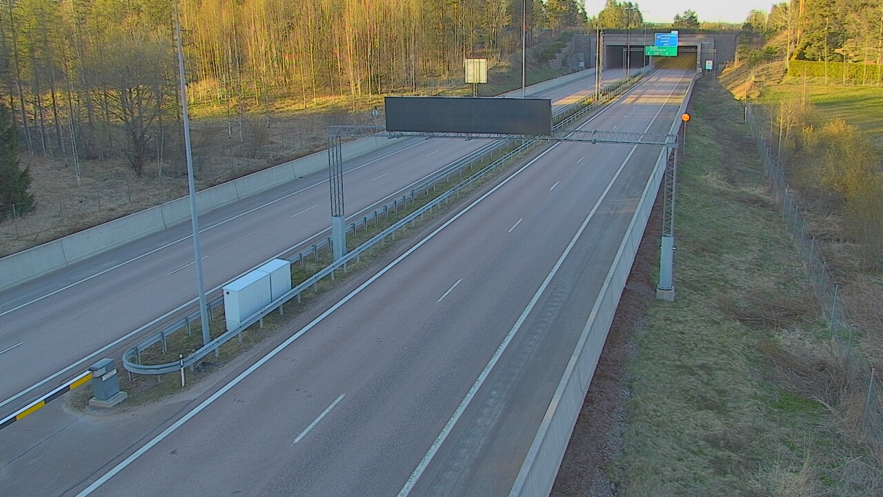 Kelikamerat Kuva Tie 7 Hamina, Husula, puomi länsi, Hamina, Kymenlaakso