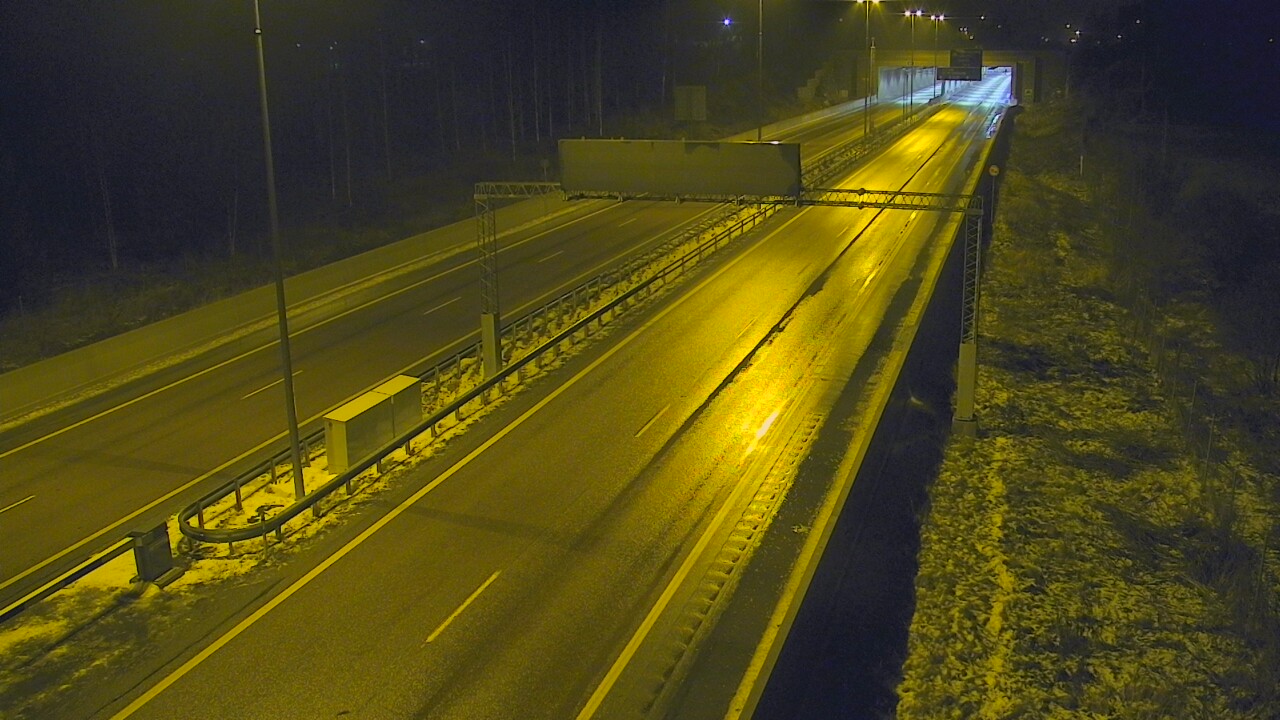 Weather Camera Image Väg 7 Fredrikshamn, Husula, bom väst, Hamina, Kymenlaakso