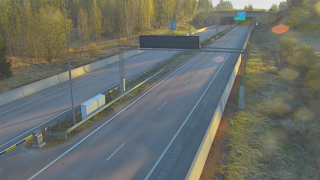 Weather Camera Image Väg 7 Fredrikshamn, Husula, bom väst, Hamina, Kymenlaakso