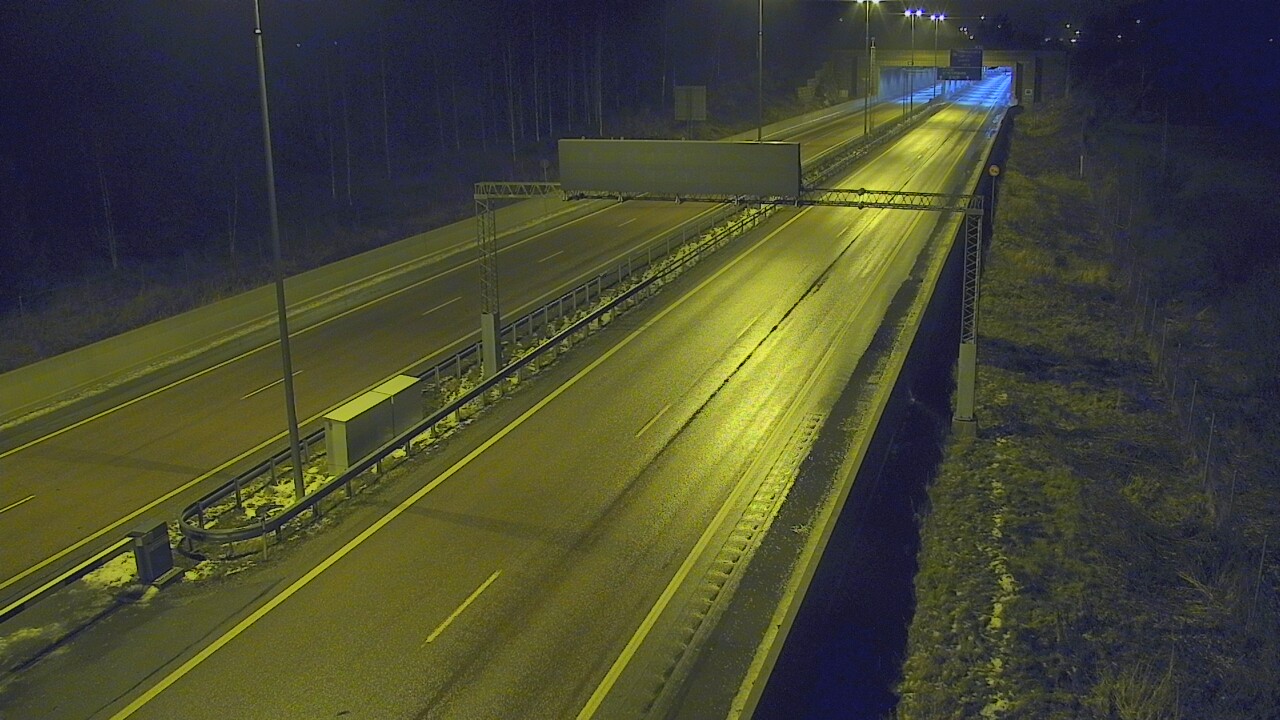 Weather Camera Image Väg 7 Fredrikshamn, Husula, bom väst, Hamina, Kymenlaakso