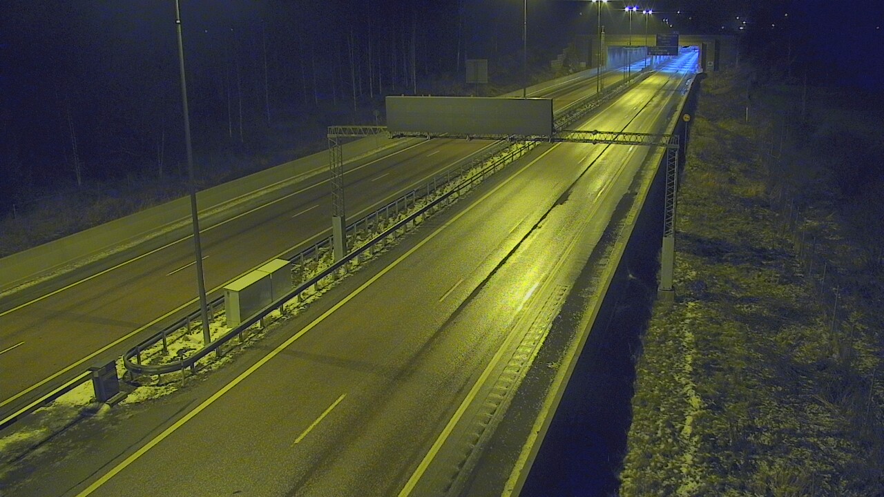 Weather Camera Image Väg 7 Fredrikshamn, Husula, bom väst, Hamina, Kymenlaakso