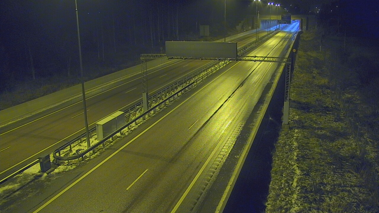 Weather Camera Image Väg 7 Fredrikshamn, Husula, bom väst, Hamina, Kymenlaakso