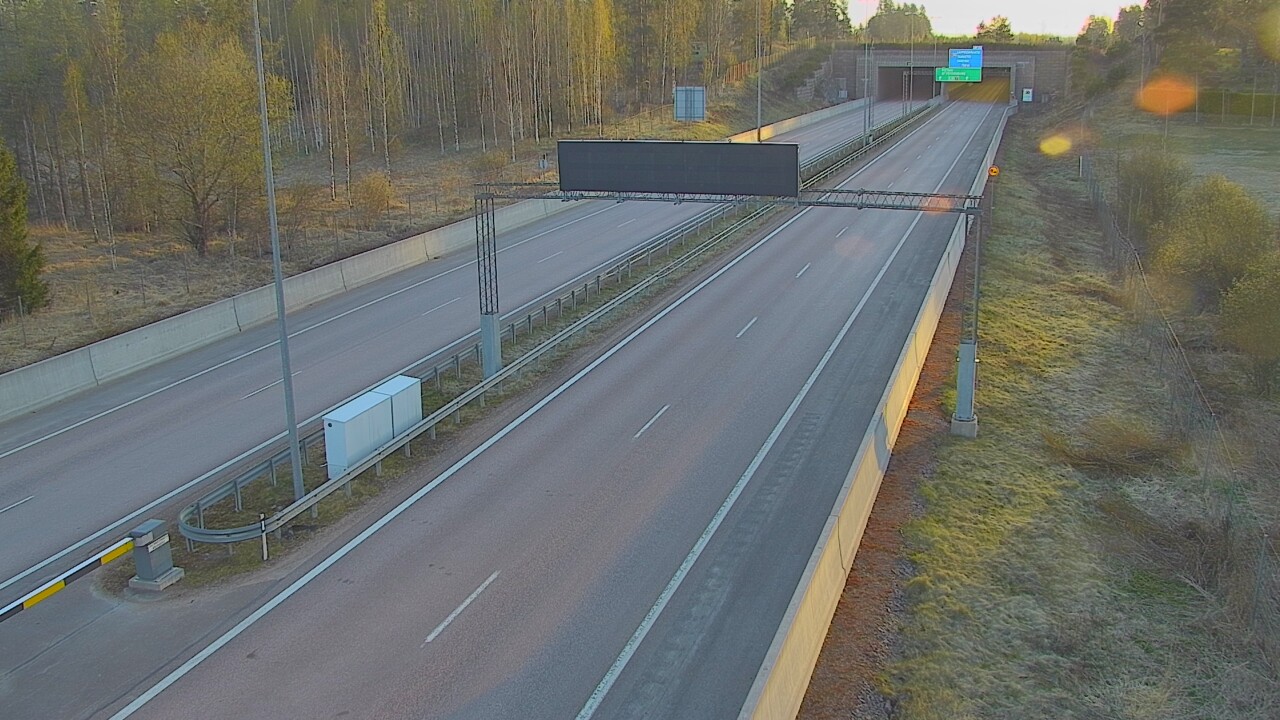 Weather Camera Image Väg 7 Fredrikshamn, Husula, bom väst, Hamina, Kymenlaakso