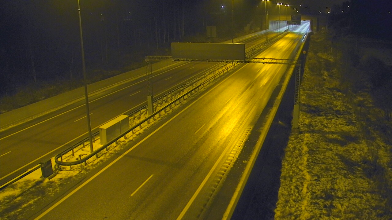 Weather Camera Image Väg 7 Fredrikshamn, Husula, bom väst, Hamina, Kymenlaakso