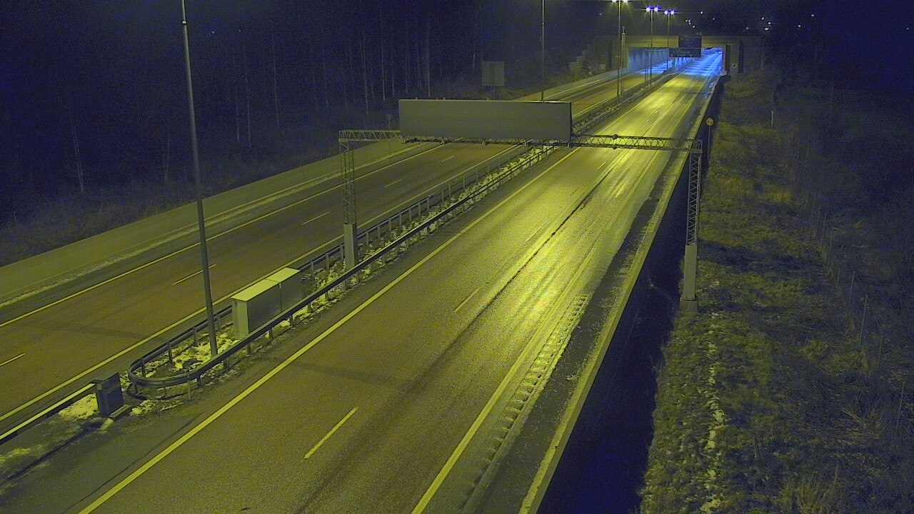 Weather Camera Image Väg 7 Fredrikshamn, Husula, bom väst, Hamina, Kymenlaakso