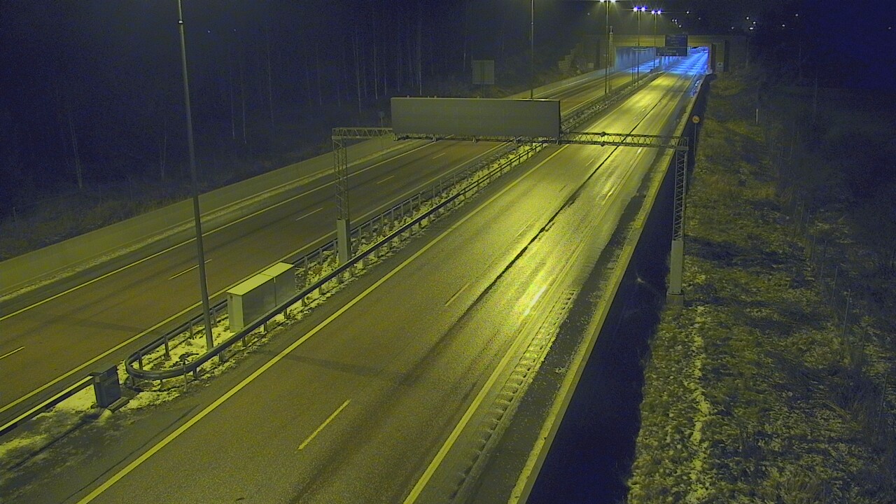 Weather Camera Image Väg 7 Fredrikshamn, Husula, bom väst, Hamina, Kymenlaakso