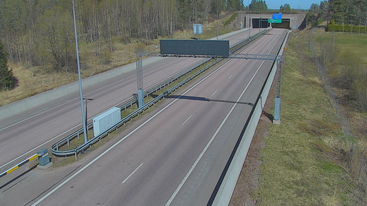 Weather Camera Image Väg 7 Fredrikshamn, Husula, bom väst, Hamina, Kymenlaakso