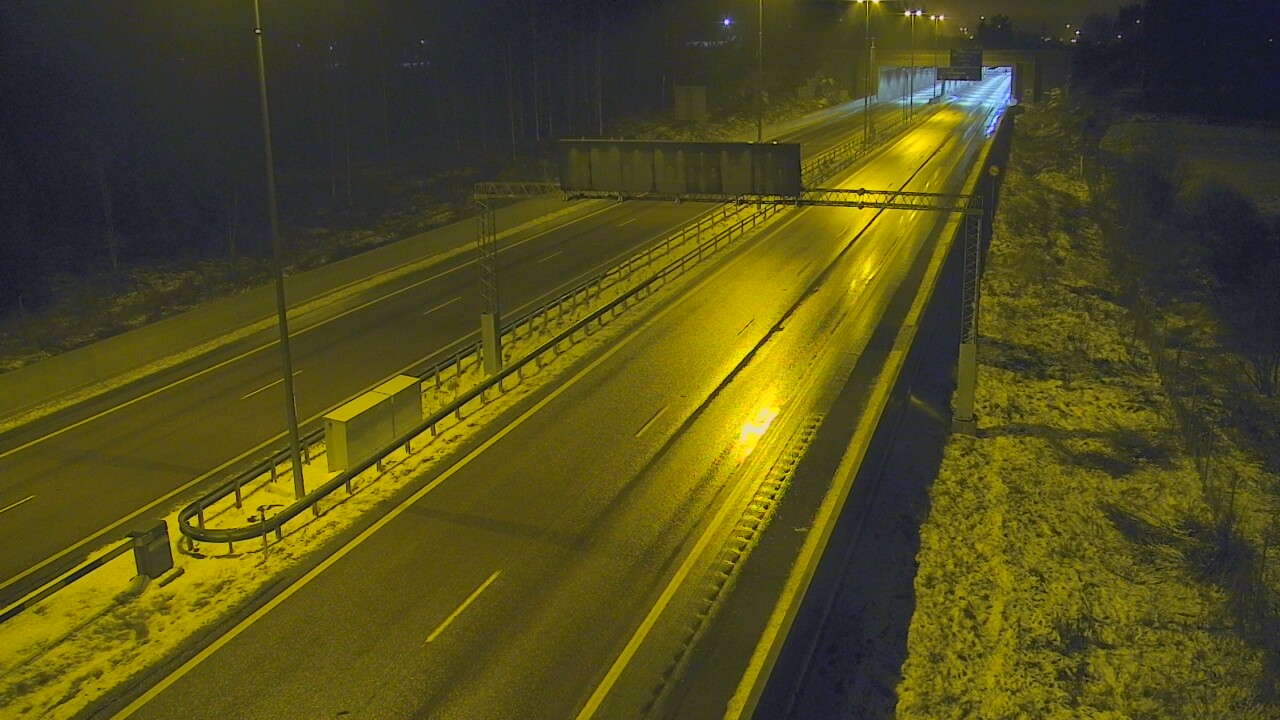 Weather Camera Image Väg 7 Fredrikshamn, Husula, bom väst, Hamina, Kymenlaakso