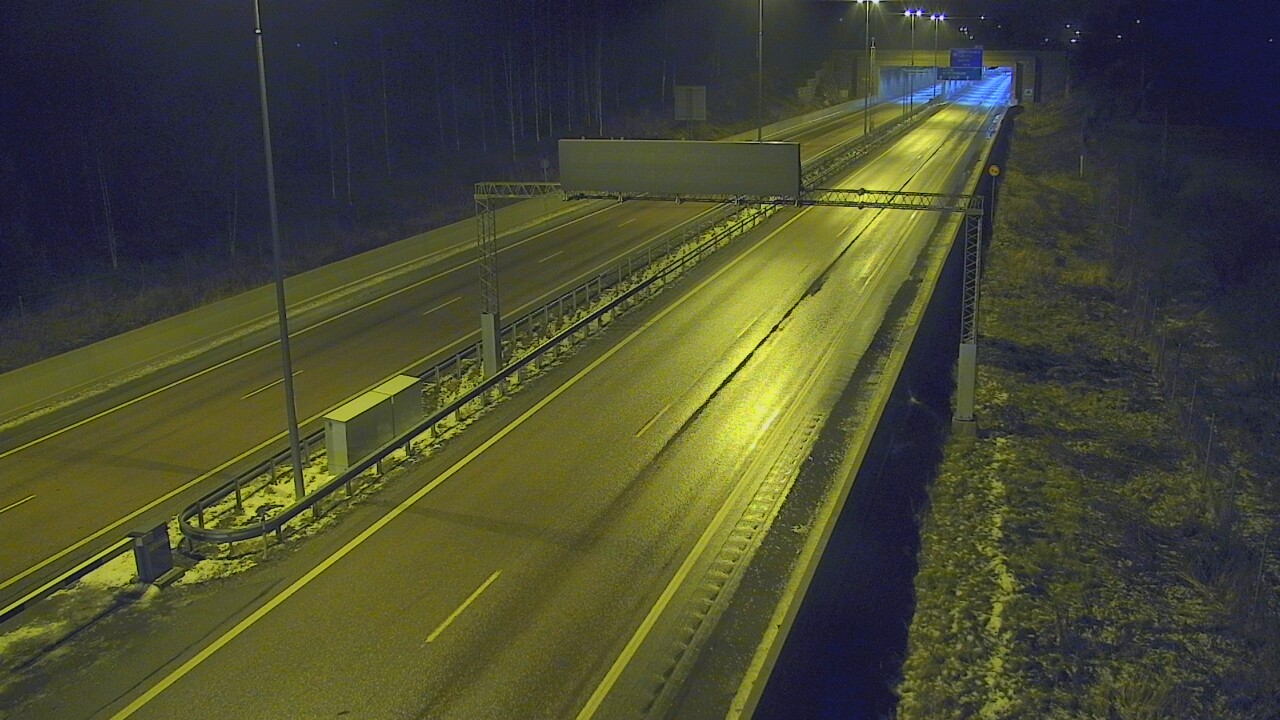 Weather Camera Image Väg 7 Fredrikshamn, Husula, bom väst, Hamina, Kymenlaakso