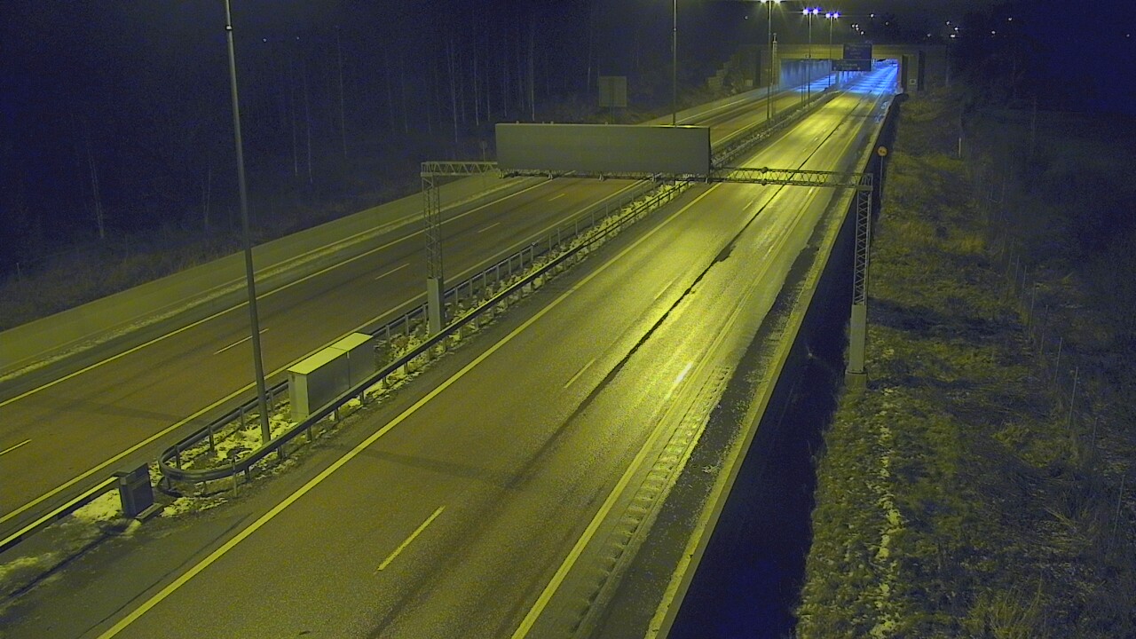 Weather Camera Image Väg 7 Fredrikshamn, Husula, bom väst, Hamina, Kymenlaakso