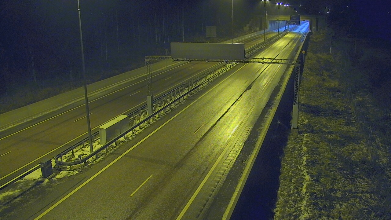 Weather Camera Image Väg 7 Fredrikshamn, Husula, bom väst, Hamina, Kymenlaakso