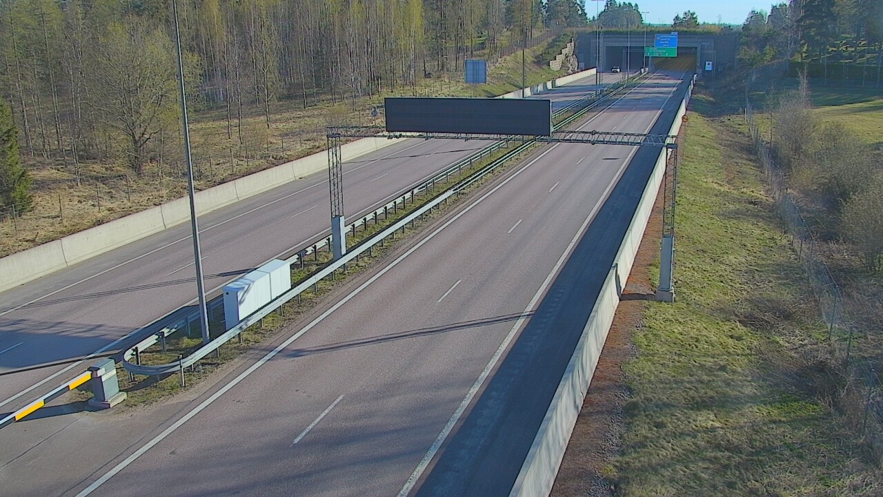 Weather Camera Image Väg 7 Fredrikshamn, Husula, bom väst, Hamina, Kymenlaakso
