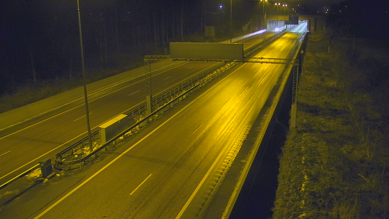 Weather Camera Image Väg 7 Fredrikshamn, Husula, bom väst, Hamina, Kymenlaakso