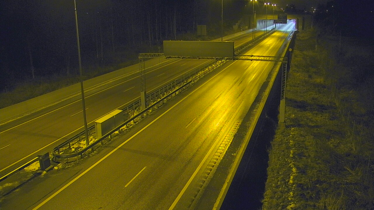 Weather Camera Image Väg 7 Fredrikshamn, Husula, bom väst, Hamina, Kymenlaakso