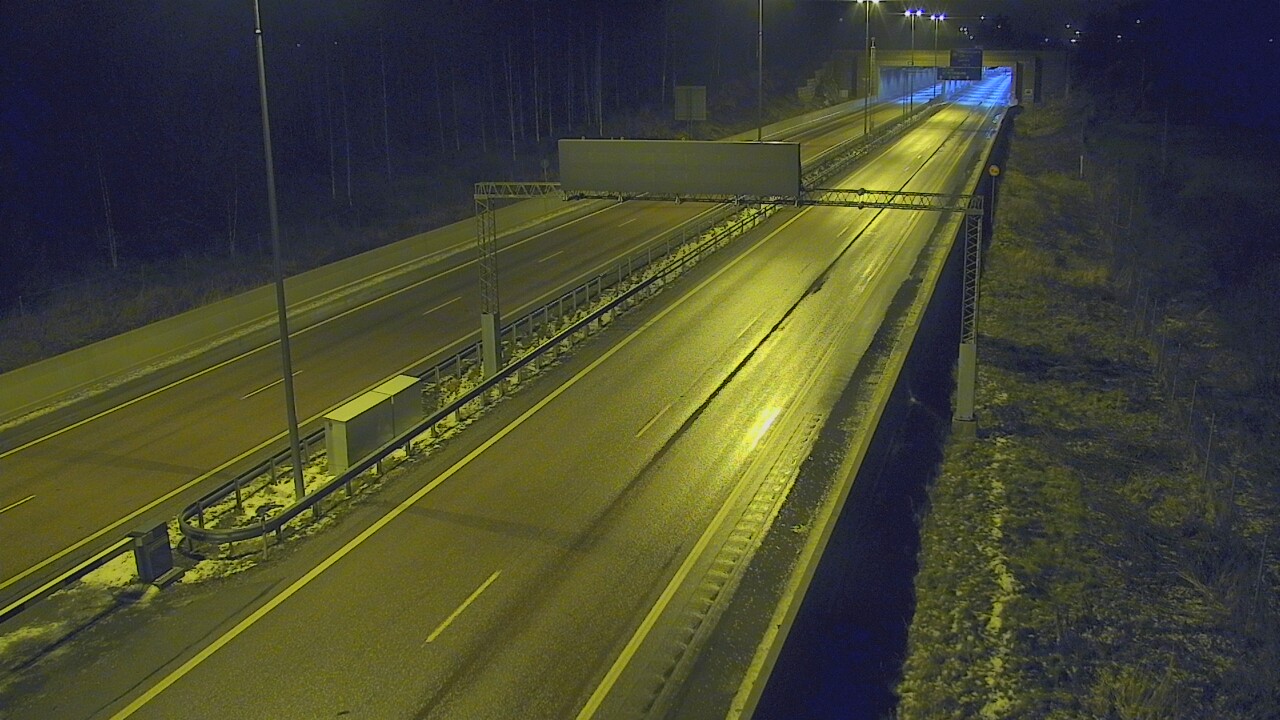 Weather Camera Image Väg 7 Fredrikshamn, Husula, bom väst, Hamina, Kymenlaakso