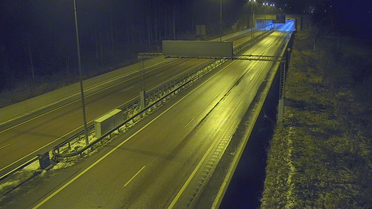 Weather Camera Image Väg 7 Fredrikshamn, Husula, bom väst, Hamina, Kymenlaakso