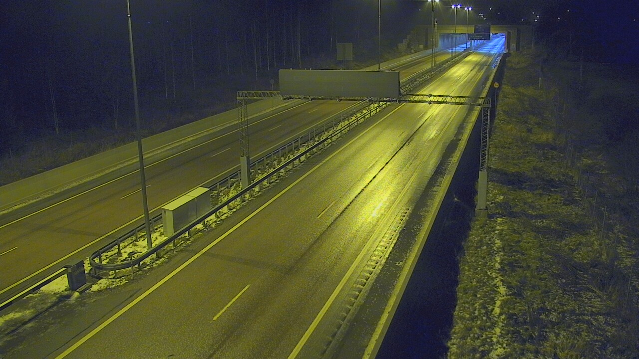 Weather Camera Image Väg 7 Fredrikshamn, Husula, bom väst, Hamina, Kymenlaakso