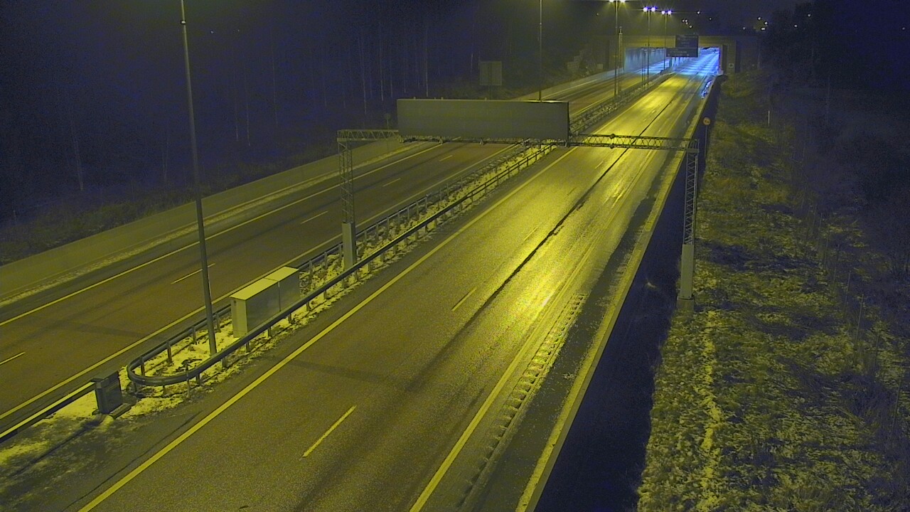 Weather Camera Image Väg 7 Fredrikshamn, Husula, bom väst, Hamina, Kymenlaakso