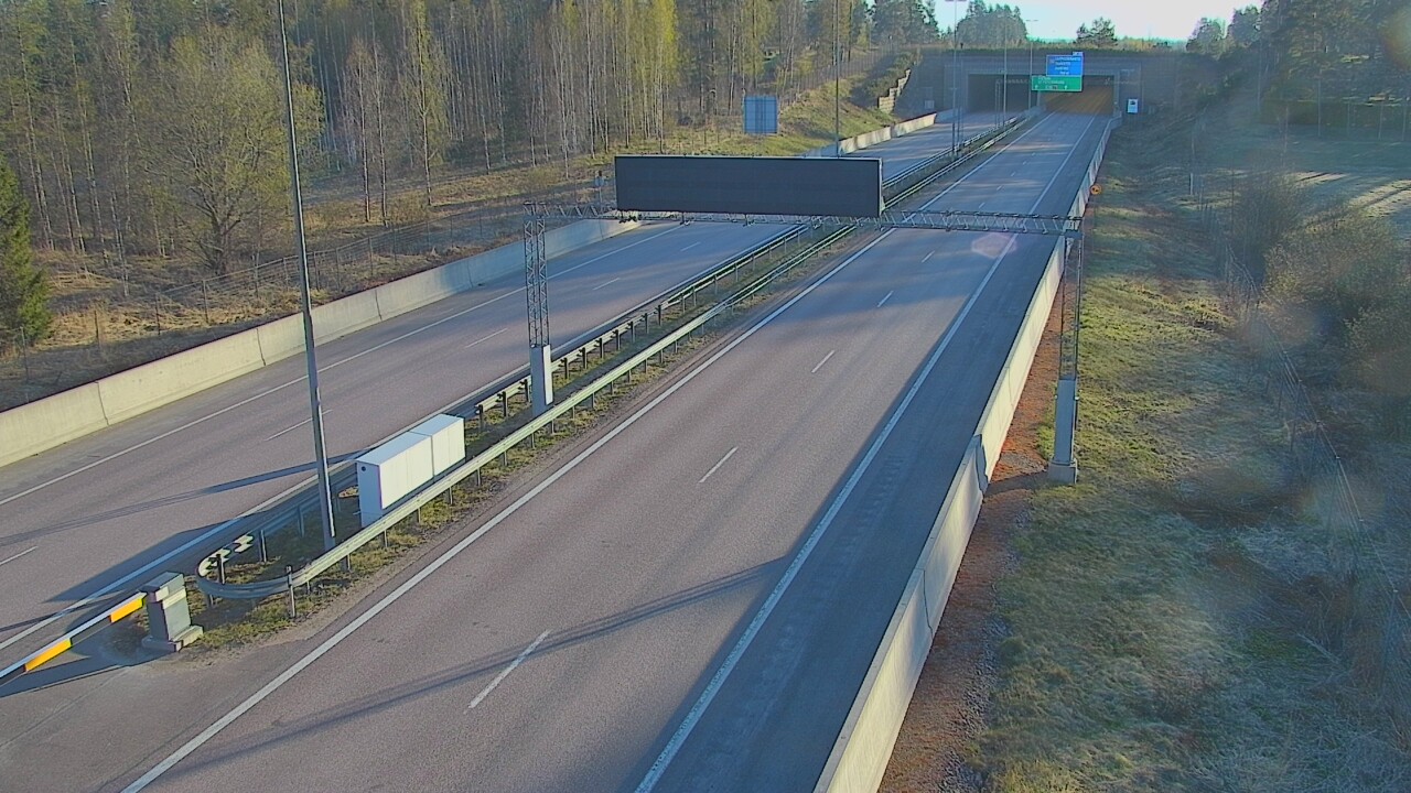 Weather Camera Image Väg 7 Fredrikshamn, Husula, bom väst, Hamina, Kymenlaakso