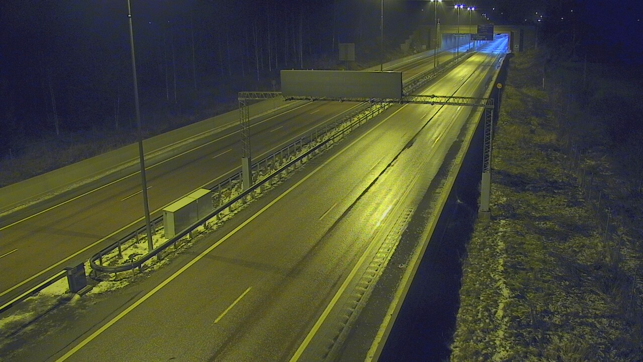 Weather Camera Image Väg 7 Fredrikshamn, Husula, bom väst, Hamina, Kymenlaakso