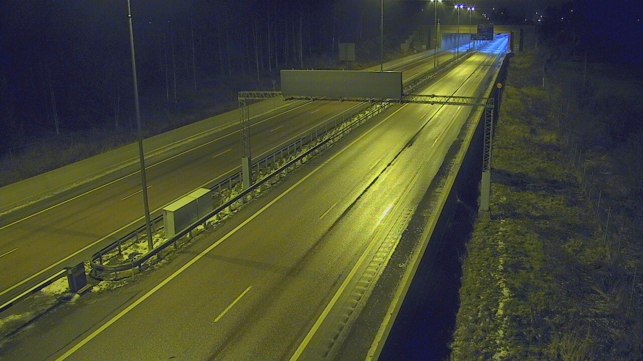 Weather Camera Image Väg 7 Fredrikshamn, Husula, bom väst, Hamina, Kymenlaakso