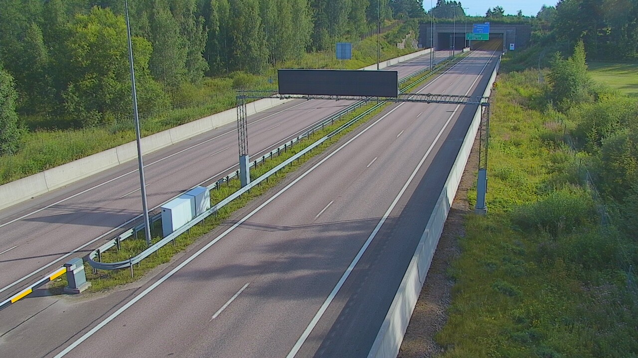 Weather Camera Image Väg 7 Fredrikshamn, Husula, bom väst, Hamina, Kymenlaakso