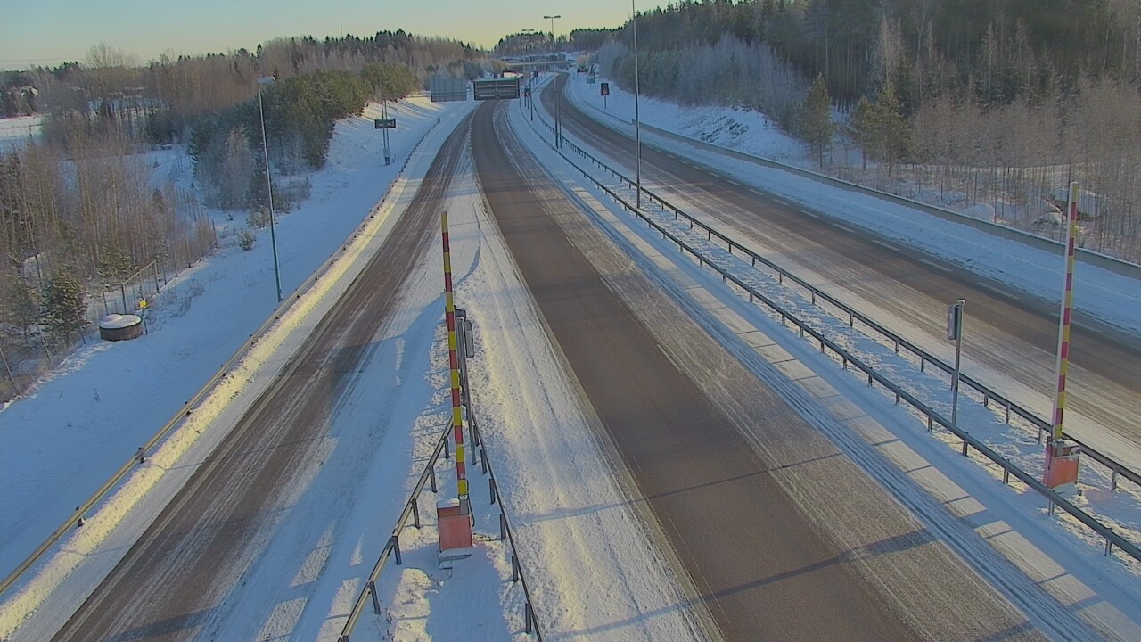 Weather Camera Image Väg 7 Fredrikshamn Husula öst, Hamina, Kymenlaakso