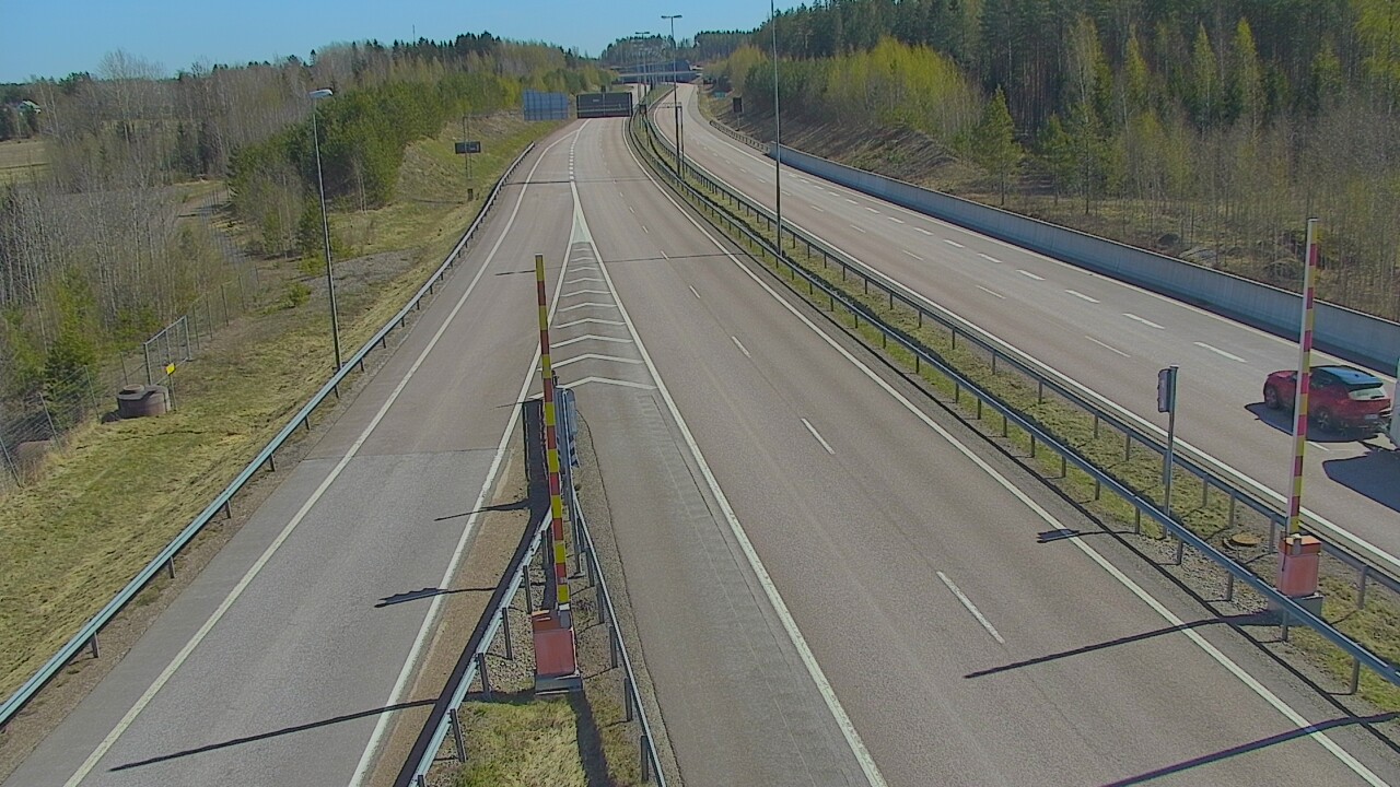 Weather Camera Image Väg 7 Fredrikshamn Husula öst, Hamina, Kymenlaakso