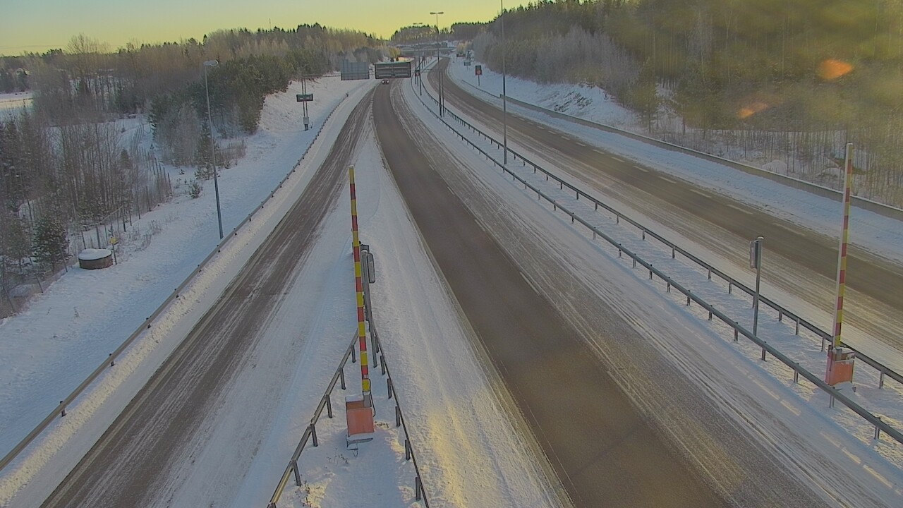 Weather Camera Image Väg 7 Fredrikshamn Husula öst, Hamina, Kymenlaakso