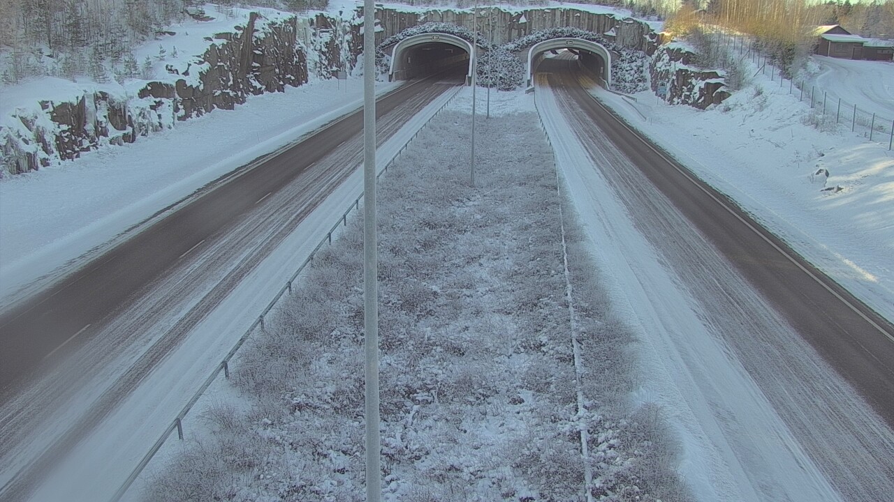 Weather Camera Image Väg 7 Fredrikshamn, Kolsila, bom öst, Hamina, Kymenlaakso