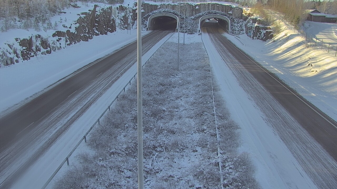 Weather Camera Image Väg 7 Fredrikshamn, Kolsila, bom öst, Hamina, Kymenlaakso