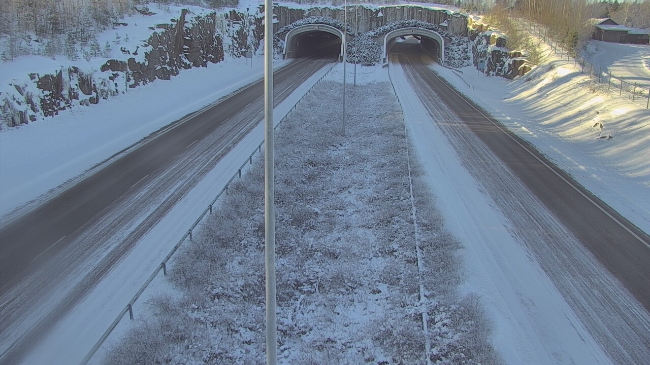 Weather Camera Image Väg 7 Fredrikshamn, Kolsila, bom öst, Hamina, Kymenlaakso