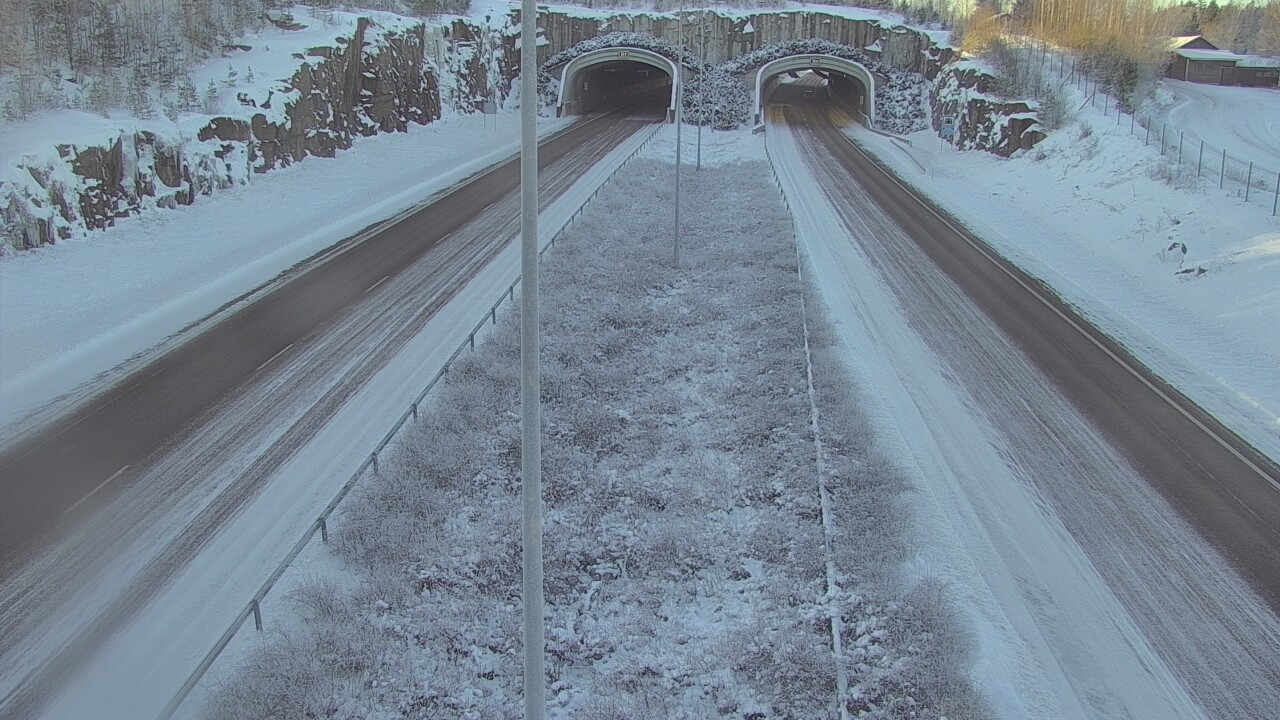 Weather Camera Image Väg 7 Fredrikshamn, Kolsila, bom öst, Hamina, Kymenlaakso